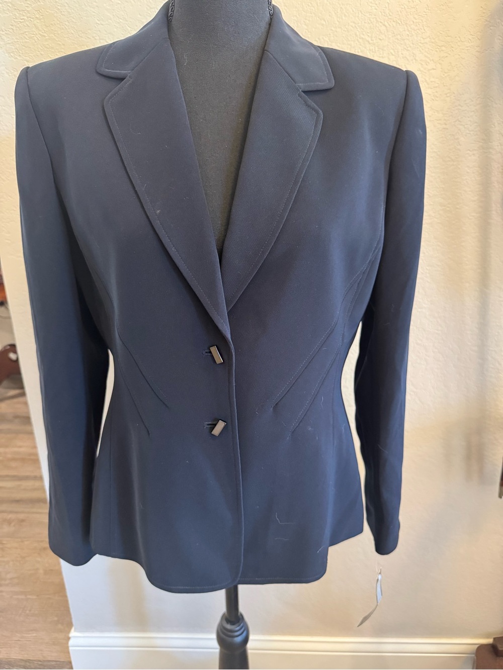 NWT Tahari Classic Navy Women's Tailored Skirt Suit 8P